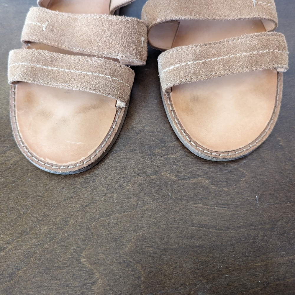 Frye and Co. Evie Three Band Tan Faux Suede Slides Women's Size 7 - Picture 7 of 10